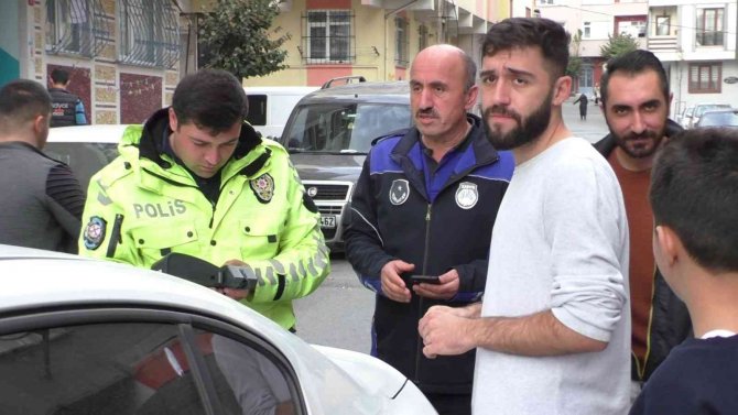 Sultangazi’deki Kazada Savrulan Araç Yan Yattı: 1 Yaralı