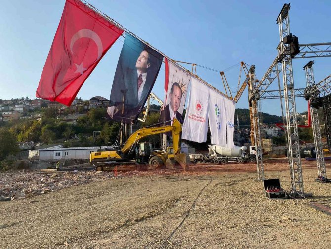 Bakan Kurum: “Evlerinize Huzur İçerisinde Gireceksiniz, Oturacaksınız”