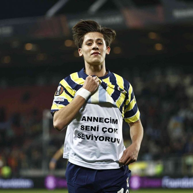 Uefa Avrupa Ligi: Dinamo Kiev: 0 - Fenerbahçe: 2 (İ̇lk Yarı)