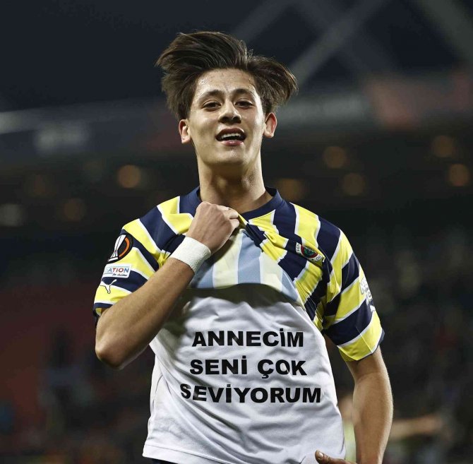 Uefa Avrupa Ligi: Dinamo Kiev: 0 - Fenerbahçe: 2 (Maç Sonucu)