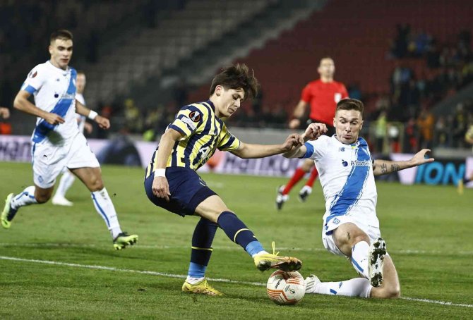 Uefa Avrupa Ligi: Dinamo Kiev: 0 - Fenerbahçe: 2 (Maç Sonucu)
