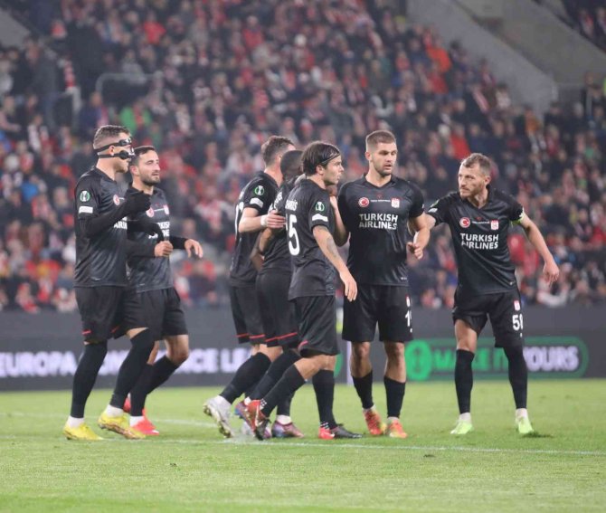 Uefa Ülke Puanı Sıralamasında Türkiye 12. Sıraya Yükseldi