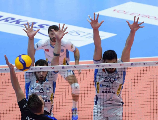 Axa Sigorta Efeler Ligi: Fenerbahçe Hdı Sigorta: 0 - Arkas Spor: 3