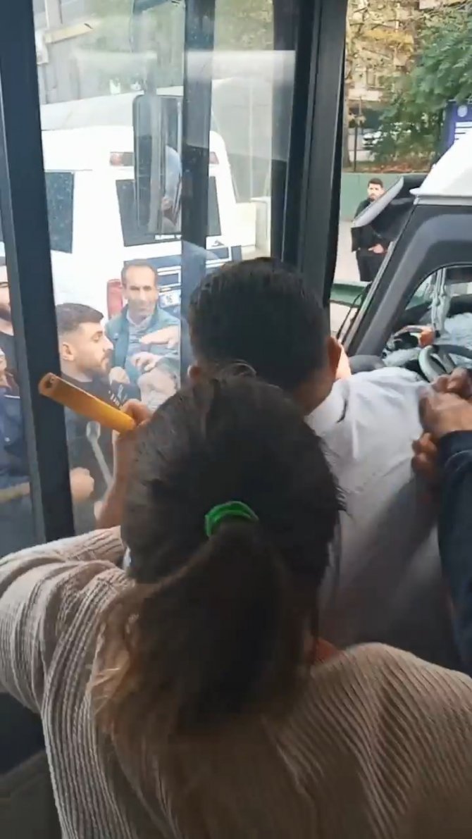 Yol Verme Kavgası Kamerada