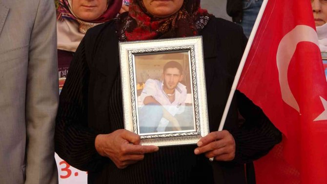 Aileler Çağrıda Bulunuyor Evlat Nöbetine Yeni Aileler Katılmaya Devam Ediyor