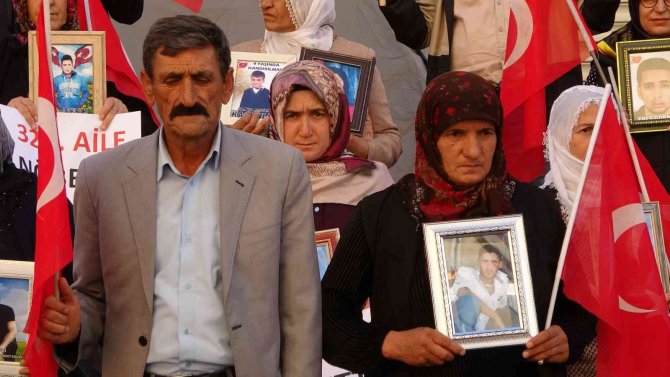 Aileler Çağrıda Bulunuyor Evlat Nöbetine Yeni Aileler Katılmaya Devam Ediyor