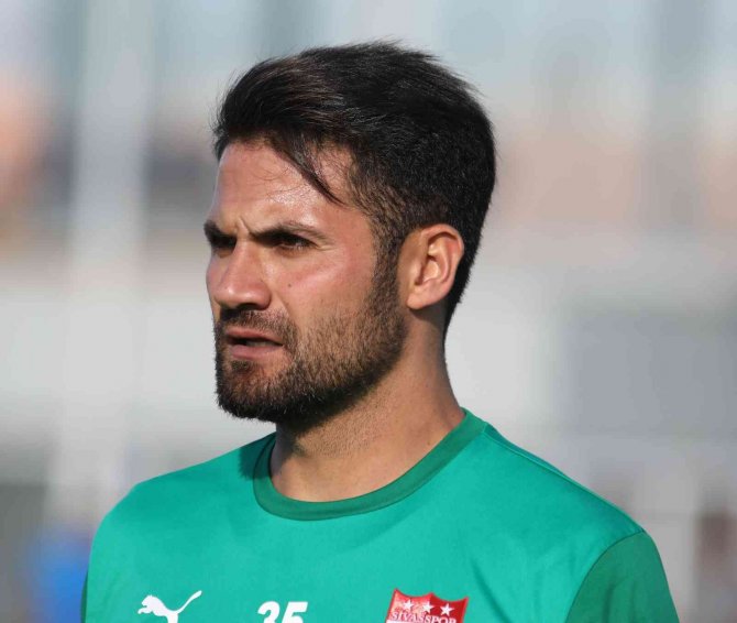 Sivasspor’un Kalecisi Ali Şaşal, Avrupa’da Zirvede
