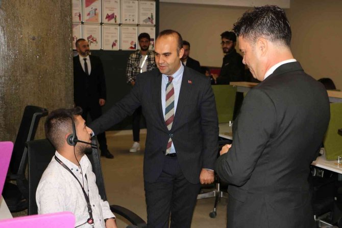 800 Çalışanı Olan Çağrı Merkezinin Yeni İstihdam Hedefi Bin 500