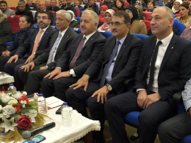 Bakan Fatih Dönmez Kars’ta