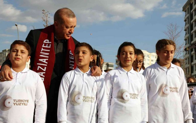 Gaziantep’te Erdoğan’a "Başlasın Türkiye Yüzyılı" Sürprizi