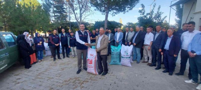 Gediz’de 720 Çiftçiye Yüzde 60 Hibeli Buğday Tohumu Dağıtıldı