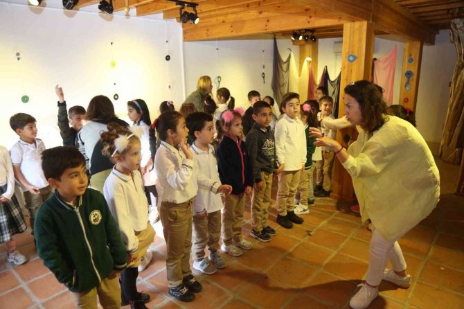 Çocukların Masal Dolu Bir Gün Geçirdi