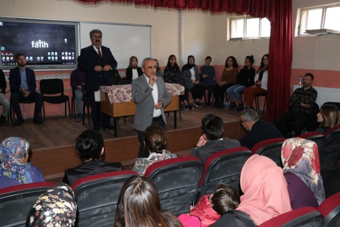 Müdür Gür: ’Veli İlgisi Başarıyı Artırıyor’