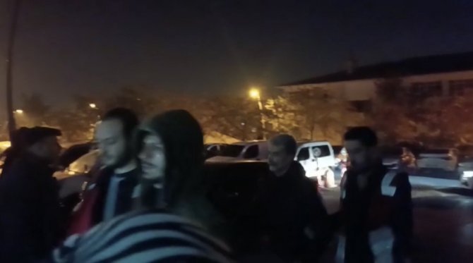 İ̇stanbul’da Terör Örgütü Propagandasıyla Bildiri Dağıtılmasına Polis Engeli: 8 Gözaltı