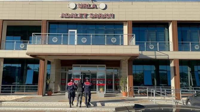 İ̇zmir’de Jandarma Ekipleri Aranan Şahıslara Göz Açtırmıyor: 17 Tutuklama