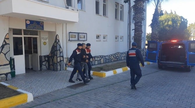İ̇zmir’de Jandarma Ekipleri Aranan Şahıslara Göz Açtırmıyor: 17 Tutuklama
