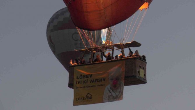 Kapadokya’da Balonlar Lösev İçin Havalandı