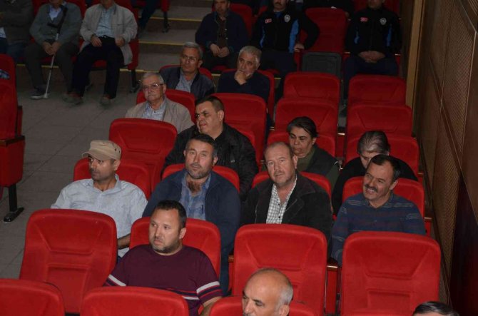 Kırkağaç’taki Halk Toplantısında Gergin Anlar