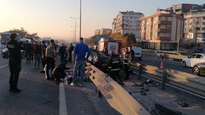 D-100’de Takla Atan Otomobildeki 4 Kişi Yaralandı