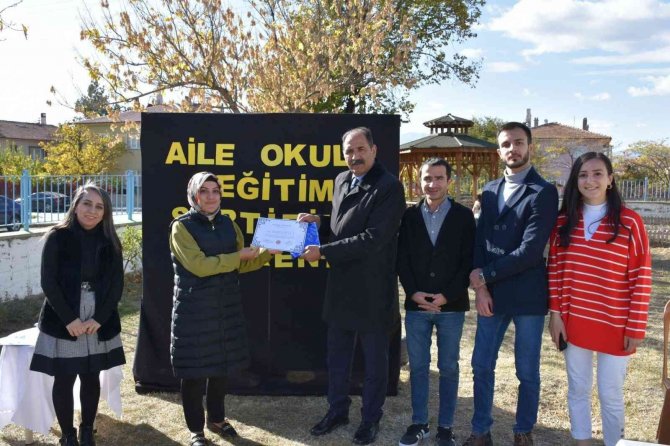 Veliler “Aile Okulunda” Öğrenci Oluyor
