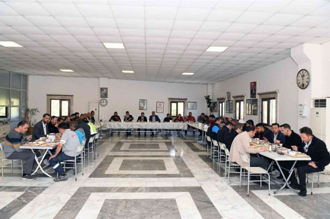 Vali Tavlı, Ermaş Mermer’i Ziyaret Etti