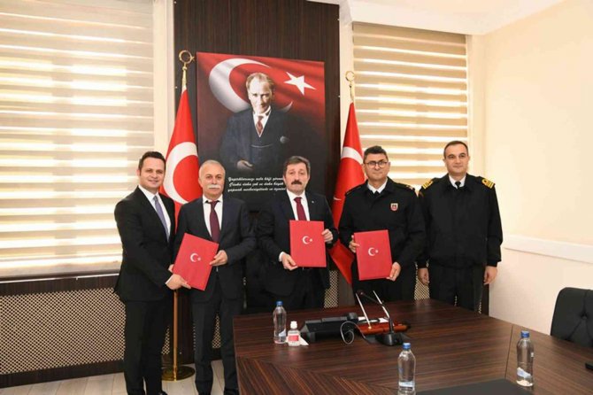 Muğla’daki Tüm Okullarda ‘Gönüllü Okul Trafik Görevlileri’ Projesi