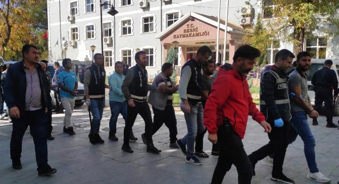 Silahlı Yaralama Olayıyla İlgili 15 Kişi Adliyeye Sevk Edildi
