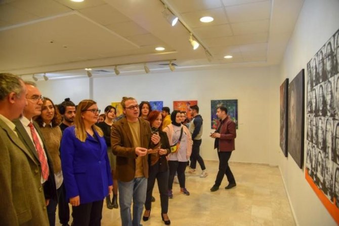 ’Orada Olmak-karşılaşmalar’ İsimli Resim Sergisi Açıldı