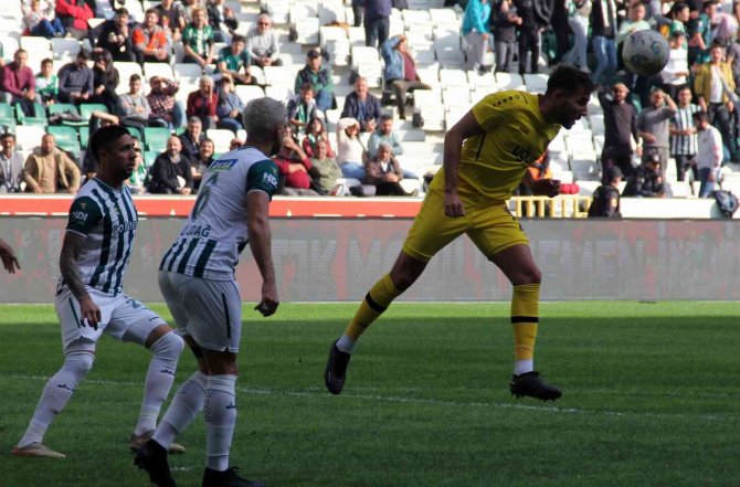 Spor Toto Süper Lig: Giresunspor: 1 - İ̇stanbulspor: 1 (İ̇lk Yarı)
