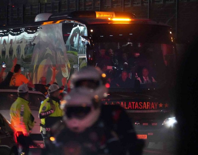 Galatasaray Stada Geldi