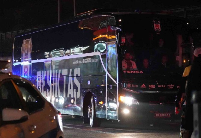 Beşiktaş Stada Geldi