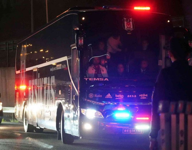 Beşiktaş Stada Geldi
