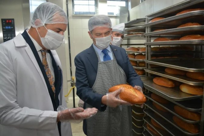 Uşak’ta Öğrenciler Günde 10 Bin Ekmek Üretecek