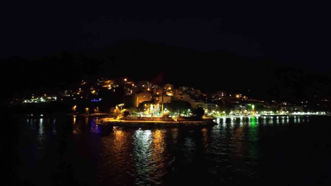 Yazın Ziyaretçi Akınına Uğrayan Avşa Ve Marmara Adasında Sessizlik Hakim