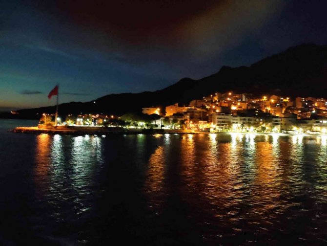 Yazın Ziyaretçi Akınına Uğrayan Avşa Ve Marmara Adasında Sessizlik Hakim