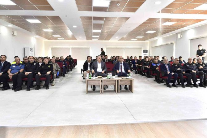 Vali Elban: "Asayişi Ve Güvenliği Sağlamak İçin Çalışmalarımızı Yoğun Sürdürmeliyiz"