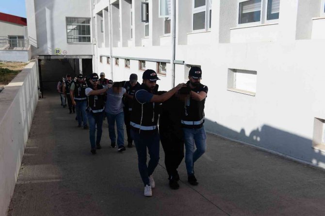 Çete Üyesi Fuhuş İçin Anlaştığı Kadını Gasp Etmiş