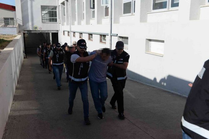 Çete Üyesi Fuhuş İçin Anlaştığı Kadını Gasp Etmiş