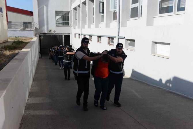 Çete Üyesi Fuhuş İçin Anlaştığı Kadını Gasp Etmiş