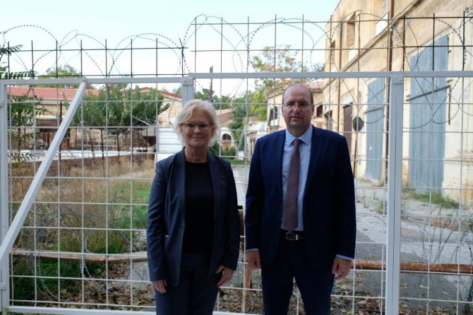 Almanya Savunma Bakanı Lambrecht’ten Gkry’e Ziyaret