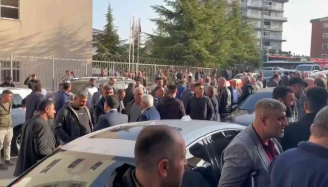 Tuzla’da Silahlı Saldırı Sonrası Ailelerden Barış Yemini