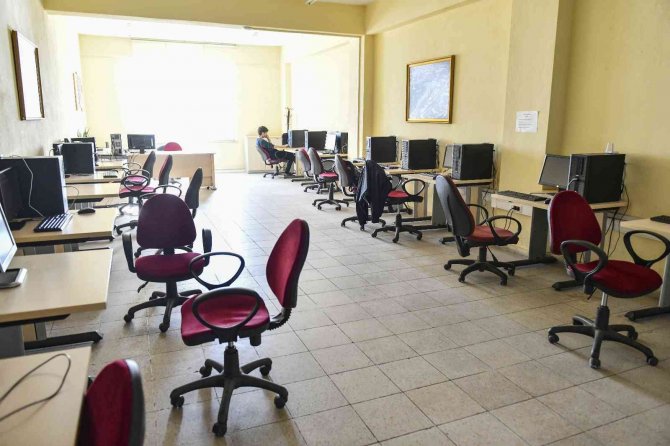 Ankara Büyükşehir Belediyesi Üniversite Öğrencilerini Ağırlamaya Devam Ediyor