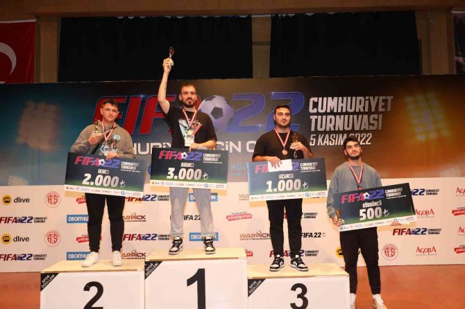 Gençler Cumhuriyet İ̇çin Oynadı