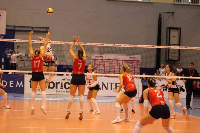 Sultanlar Ligi: Aydın Büyükşehir Belediyespor: 3 - Kuzeyboru: 2