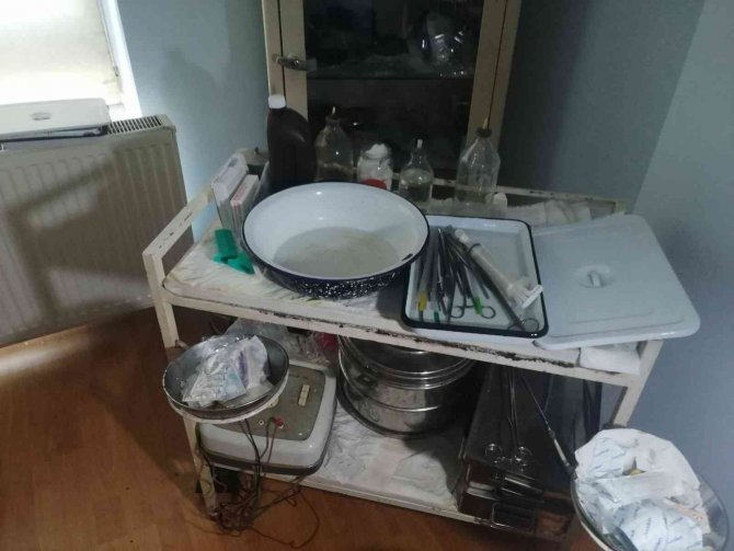 Bağcılar’da Kaçak Muayenehaneye Baskın: Emekli Doktor Gözaltına Alındı