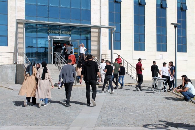 Bayburt’ta Ortaöğretim Mezunu Adaylar Sınav Heyecanı Yaşadı