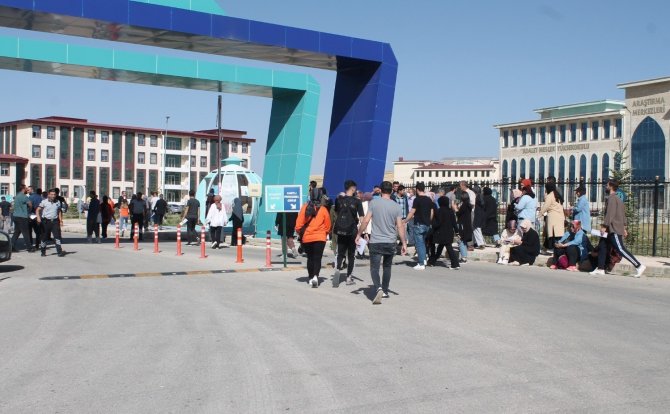 Bayburt’ta Ortaöğretim Mezunu Adaylar Sınav Heyecanı Yaşadı