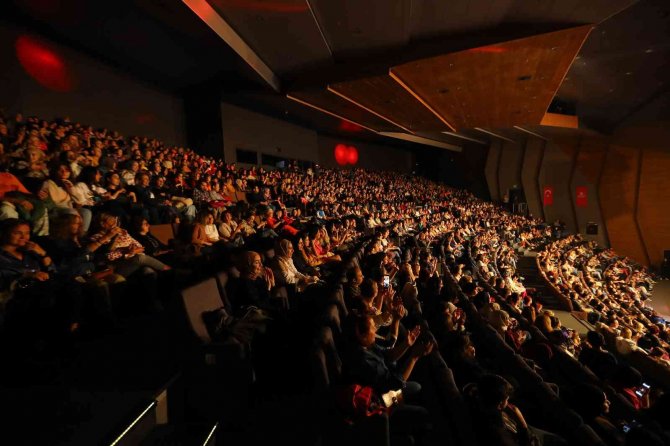 Pop Müziğin Sevilen İsmi Buray Başakşehir’de