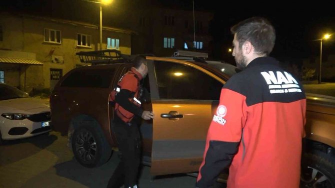 Bursa’da Biri Eğitmen İki Paraşütçü Kayalıklarda Mahsur Kaldı