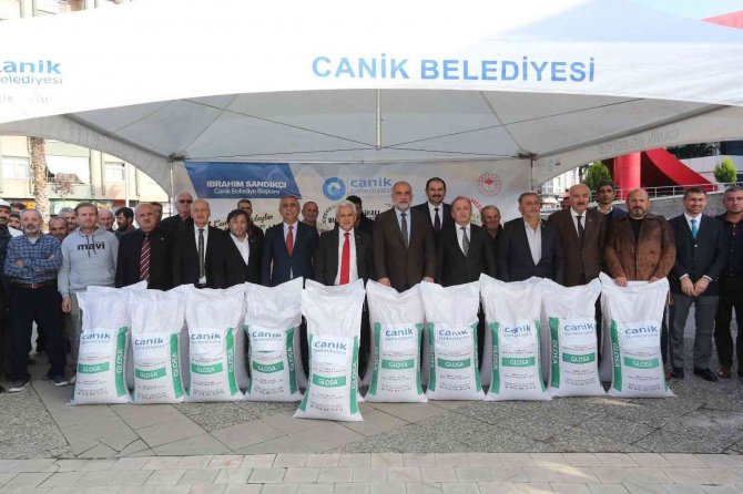 Canik Belediyesi’nden Çiftçilere Tohum Desteği